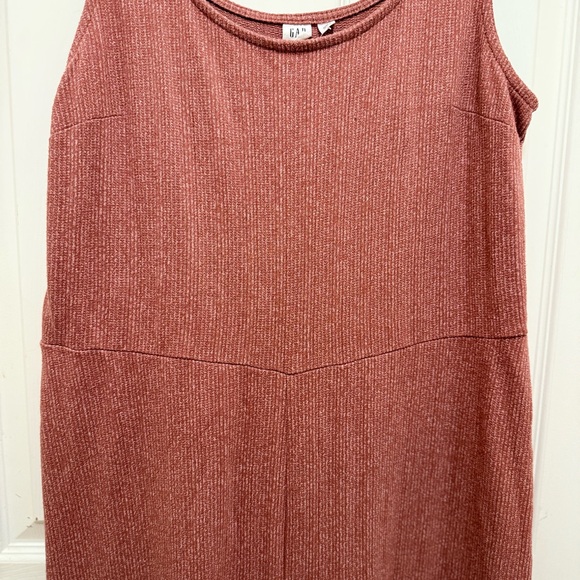 GAP Rust Sleeveless Jumpsuit with Wide-Leg Design - Picture 3 of 7